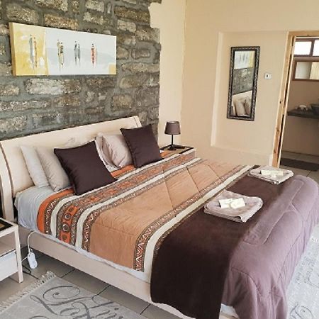 The Whitehouse Inn Sutherland Esterno foto